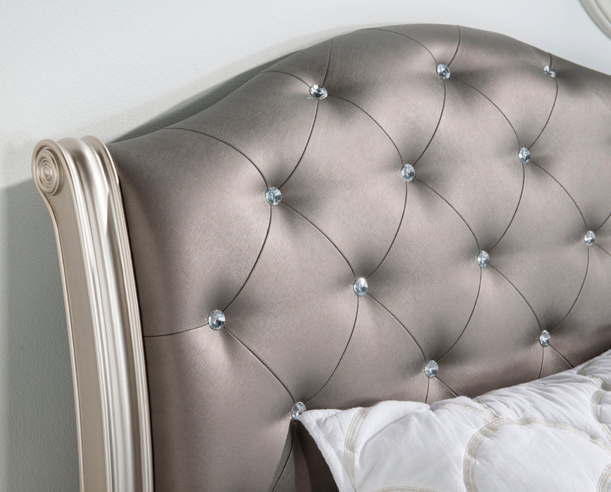 Vogue - Upholstered Sleigh Bed